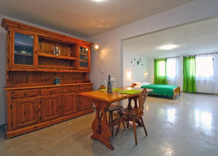Apartments Vesna 718