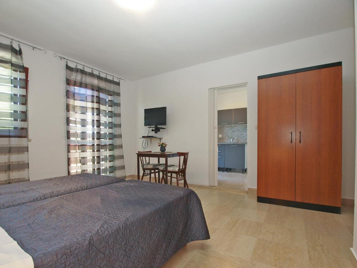 Vesna 718 Apartman *